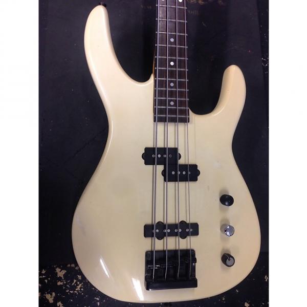 Custom Fender  Squier &quot;E&quot; Series Bass Black / Cream
