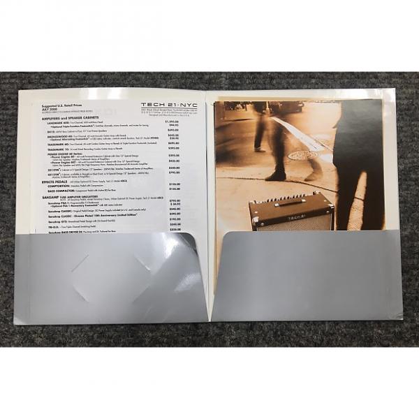 Custom Tech 21-Dealer Sheet (Catalog), 2000