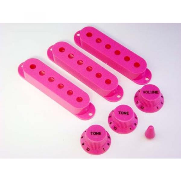 MIJ Knobs and Pickup Covers Set for Stratocaster Pink fa-st7mm-pnk